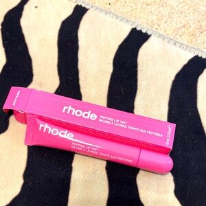 Rhode Peptide Lip Tint - Shortcake lip repair essential. New!!